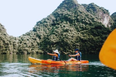 Hanoi - Halong Bay - Sung Sot Cave - Trinh Nu cave - Titop Island - Halong Bay – Hanoi (L)